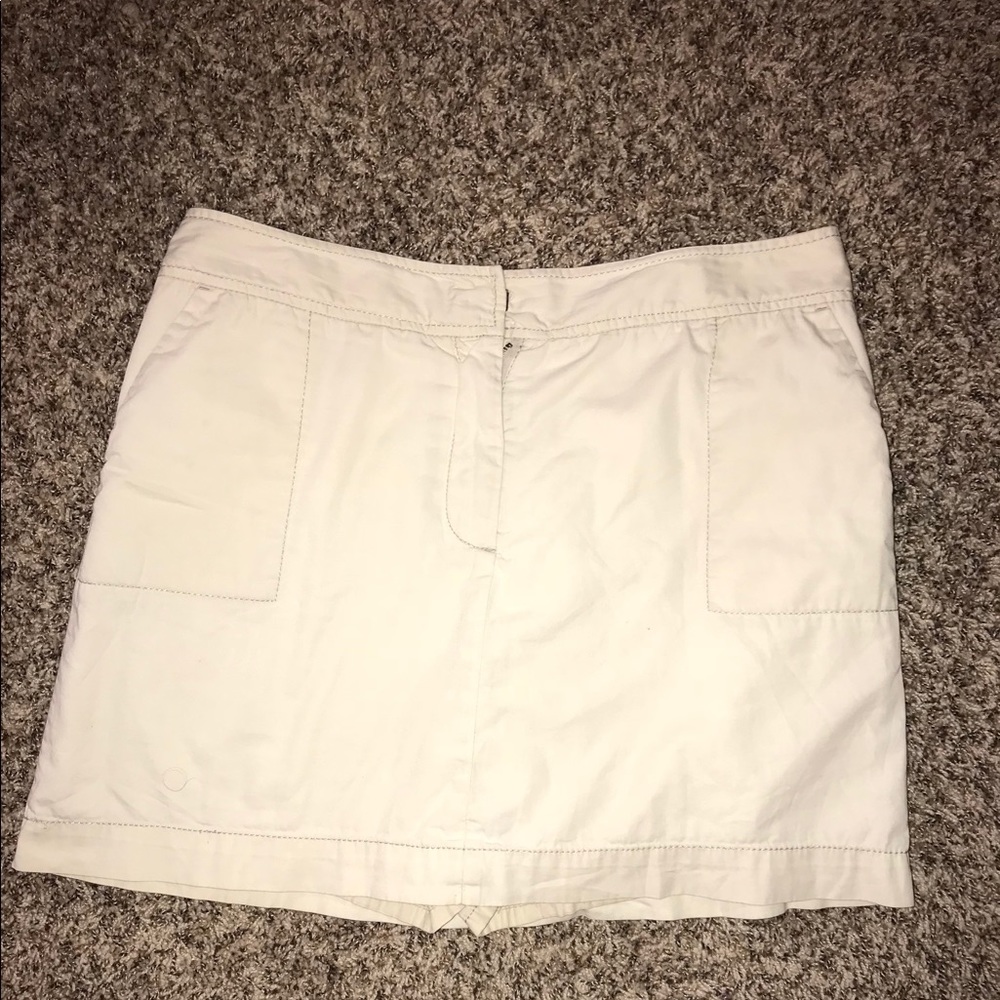 E-16 Skort